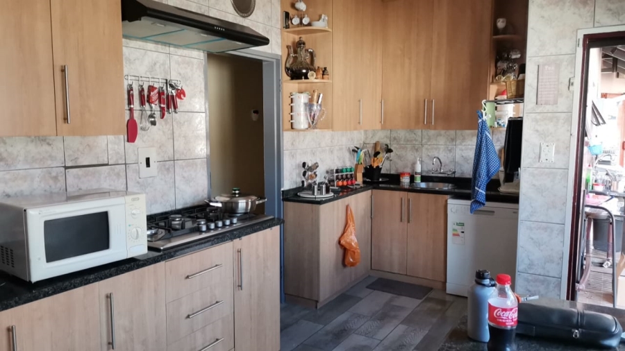 4 Bedroom Property for Sale in Oos Einde North West